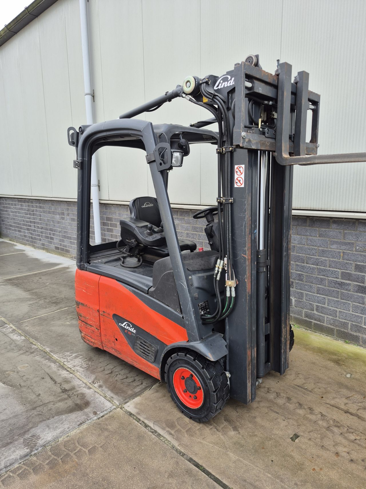 Linde E16C-02 bj 2014 triplex freelift sideshift 4.620 mm