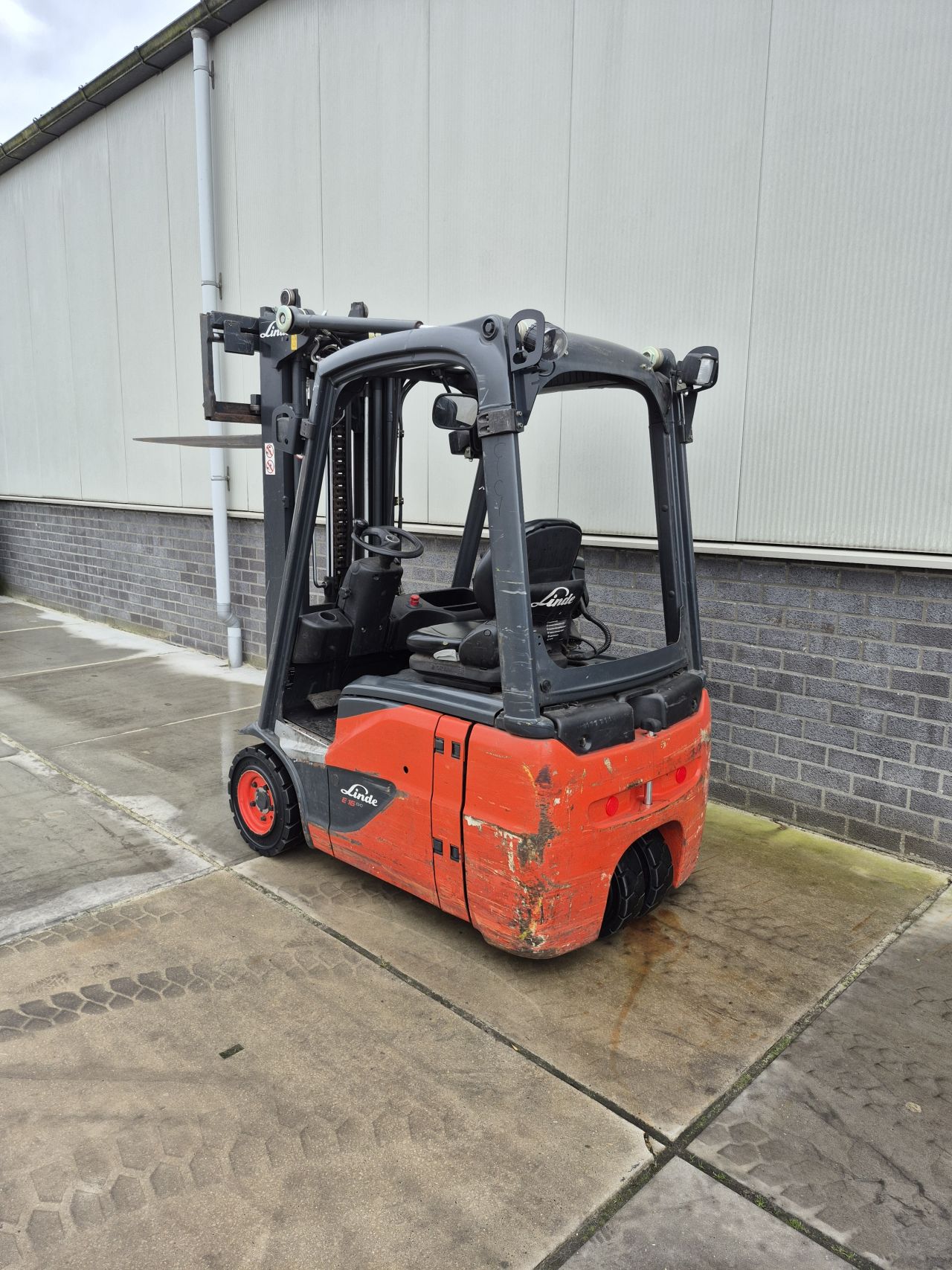 Linde E16C-02 bj 2014 triplex freelift sideshift 4.620 mm