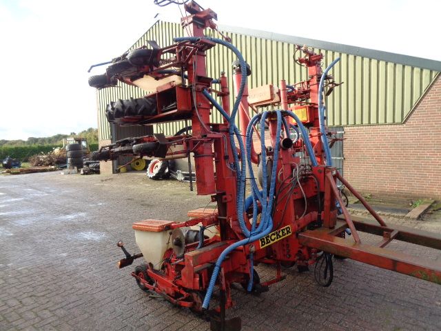 Becker 8 rijige maiszaaier