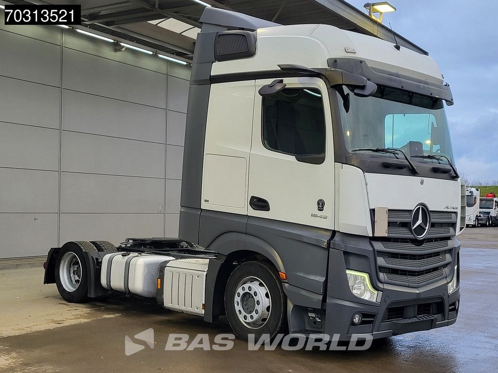 Mercedes Actros 1845 4X2 Bigspace Lowdeck Mirrorcam 2x Tank