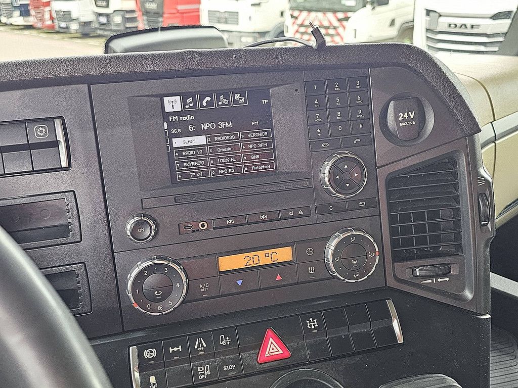 MERCEDES-BENZ ACTROS 1840