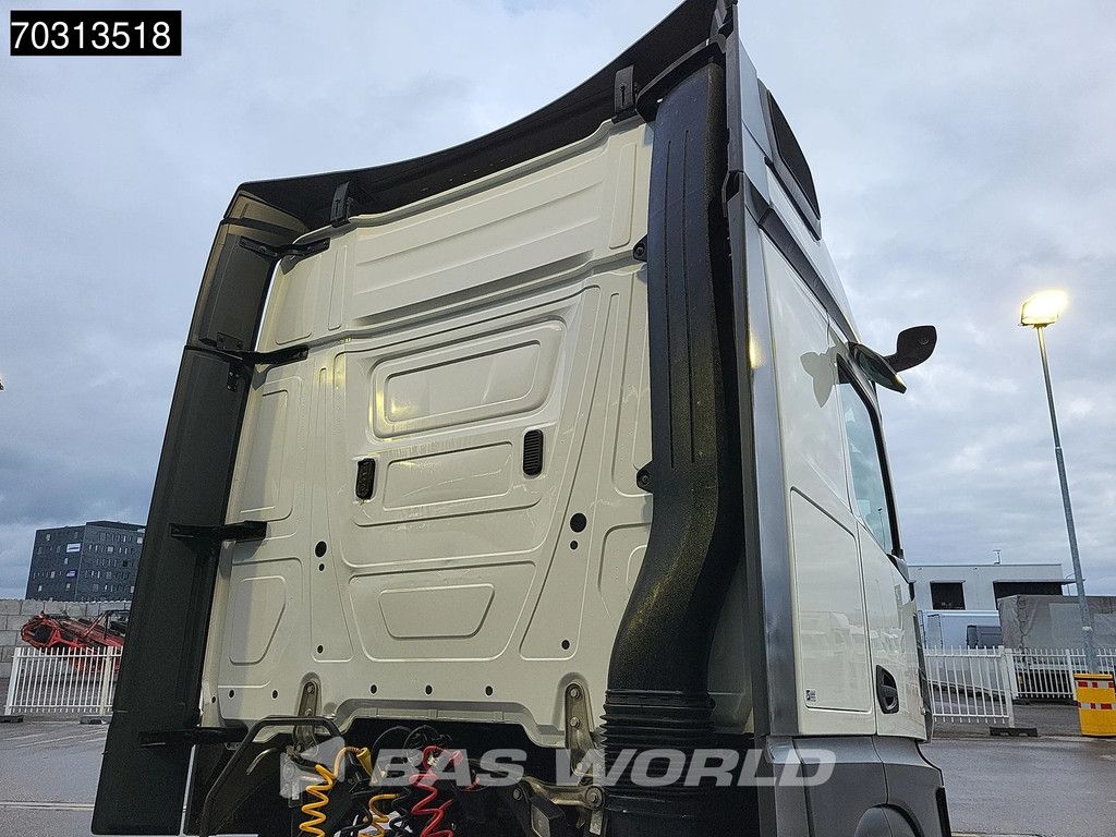 Mercedes Actros 1845 4X2 Bigspace Lowdeck Mirrorcam 2x Tank