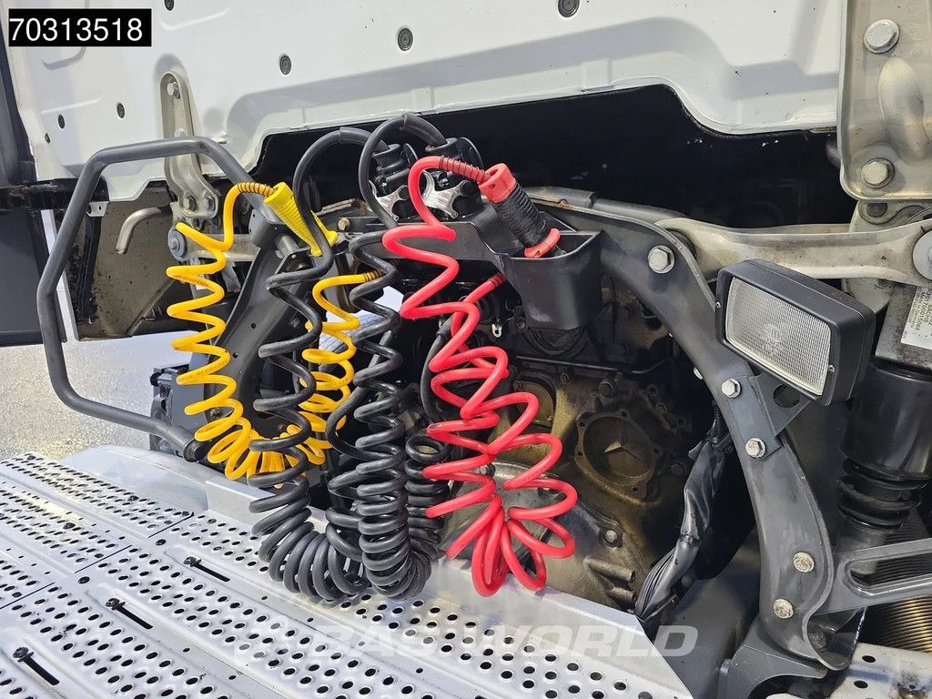 Mercedes Actros 1845 4X2 Bigspace Lowdeck Mirrorcam 2x Tank