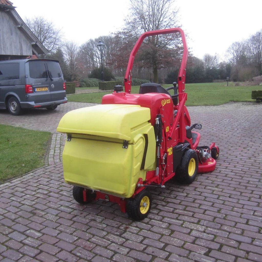 Gianni Ferrari GTS 220 Zitmaaier, werktuigdrager, cirkelmaaier.