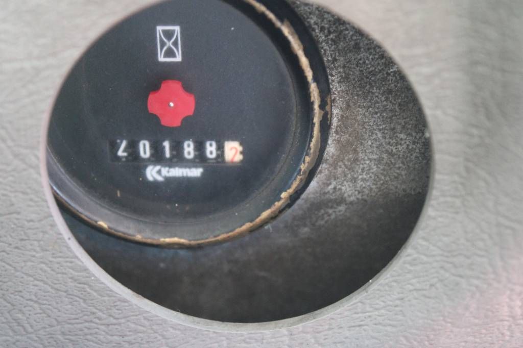 Kalmar DCD 160-12 empty container handler