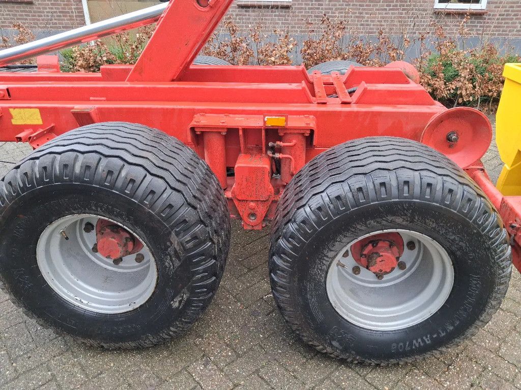 Pronar T185 haakarm incl container