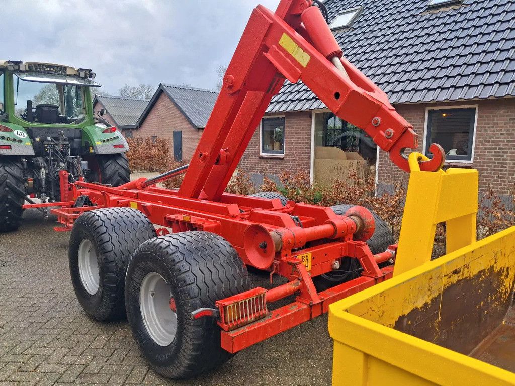 Pronar T185 haakarm incl container