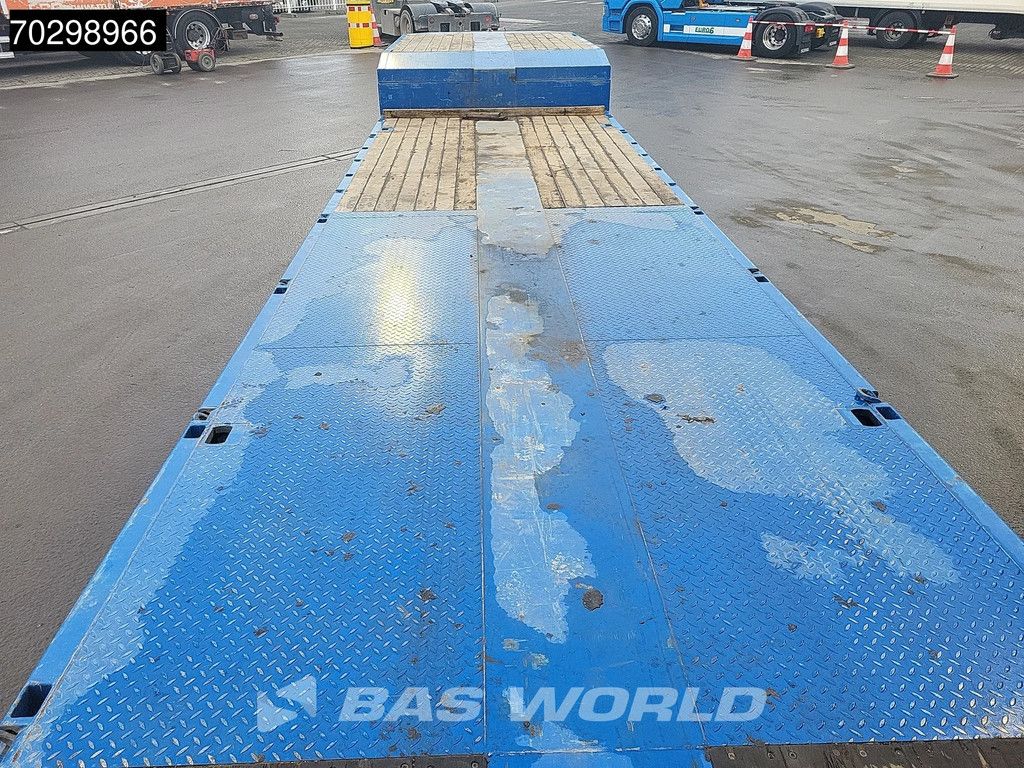 Broshuis 3ASD-18-30/0 Lift + Steering Axle Hydraulic Ramps