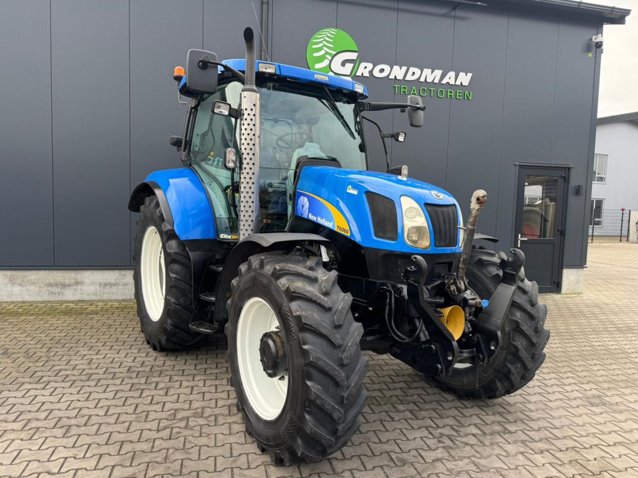 New Holland T6060