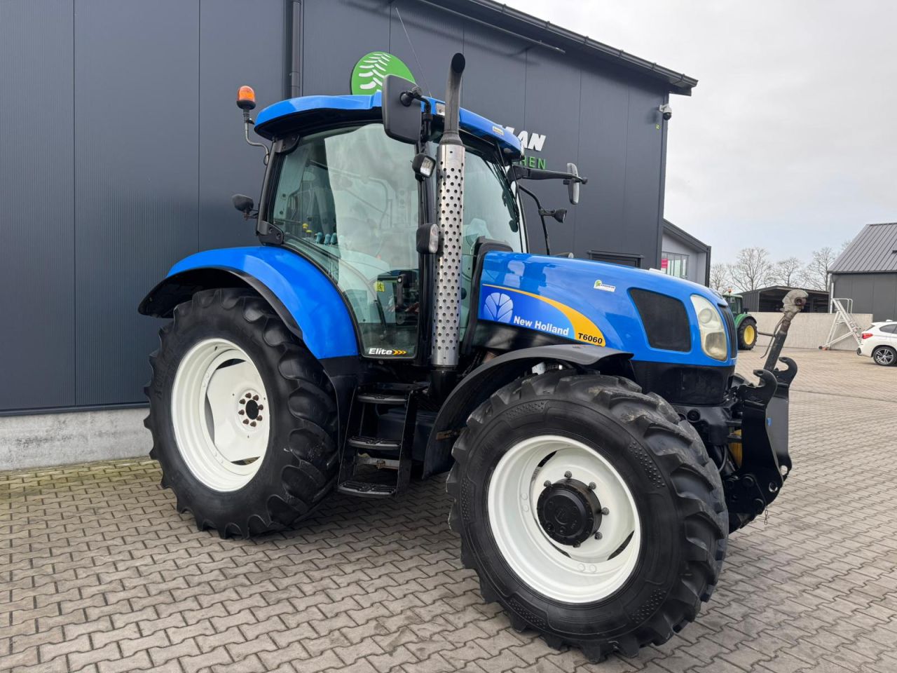 New Holland T6060