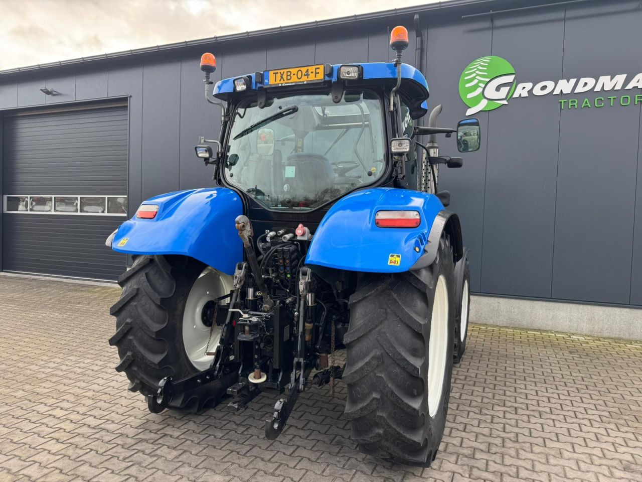 New Holland T6060