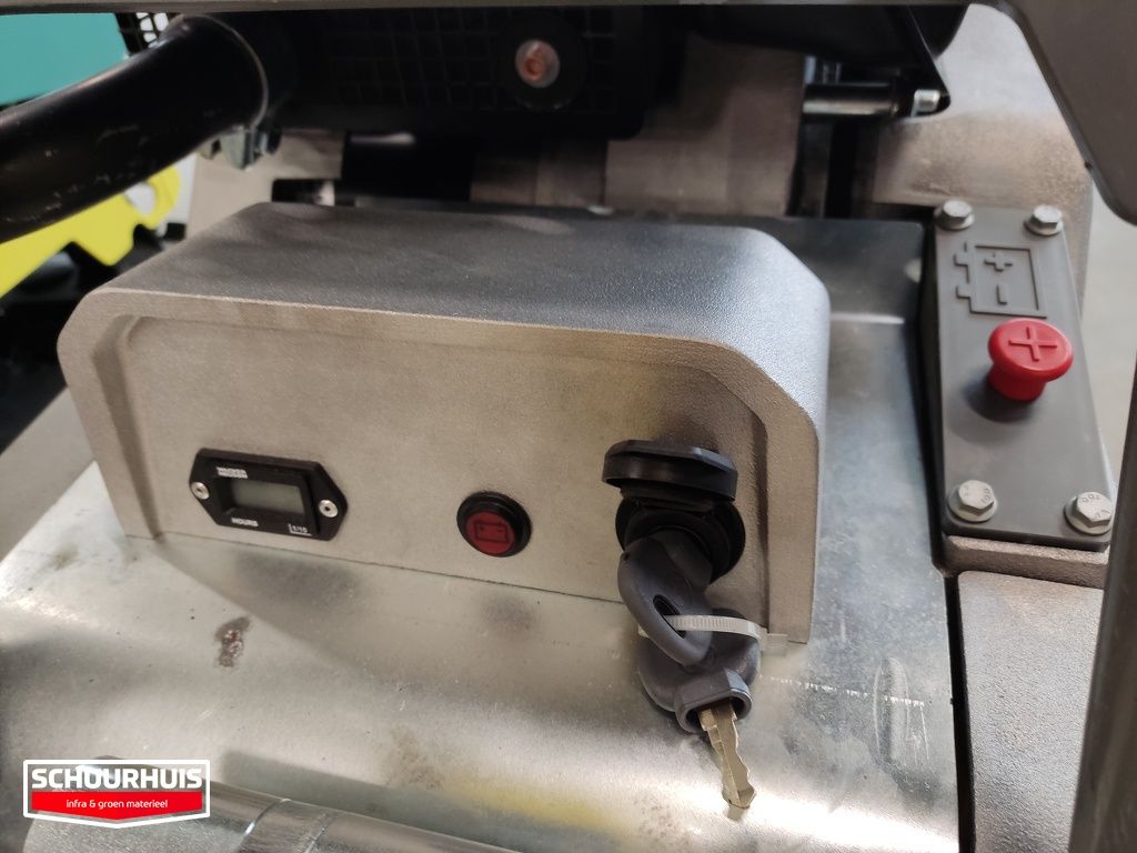 Wacker Neuson DPU5545 elektrische start urenteller