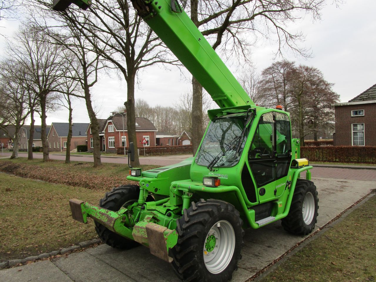 Merlo 40.17 plus 100 pk !!!!!! 3900uur werkbak bedediening