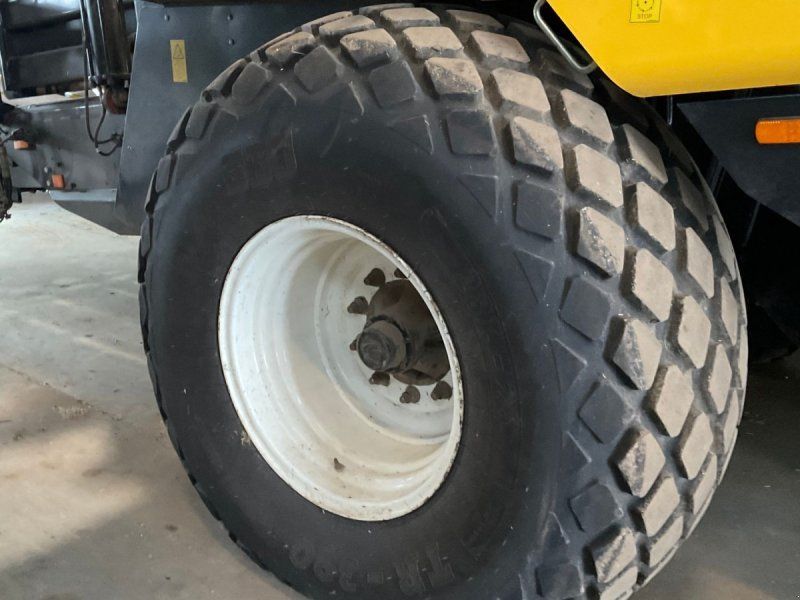 New Holland BB9090 PLUS Med Vogn