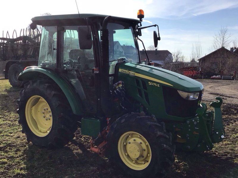 John Deere 5075 E