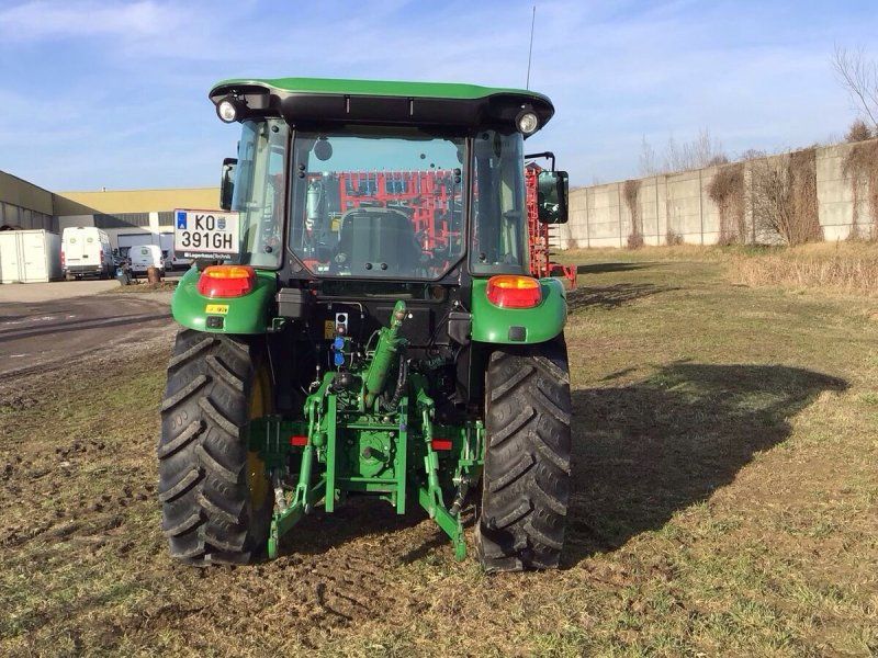 John Deere 5075 E