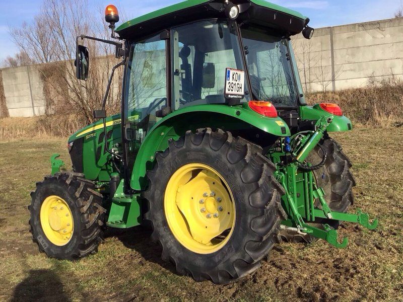 John Deere 5075 E