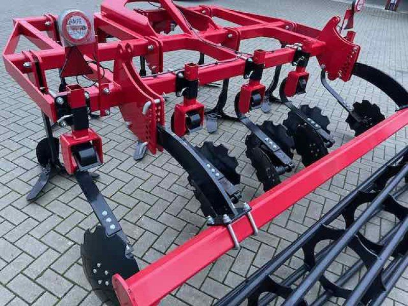 Voratek Flügelschar 3m mit Rohrstabwalze