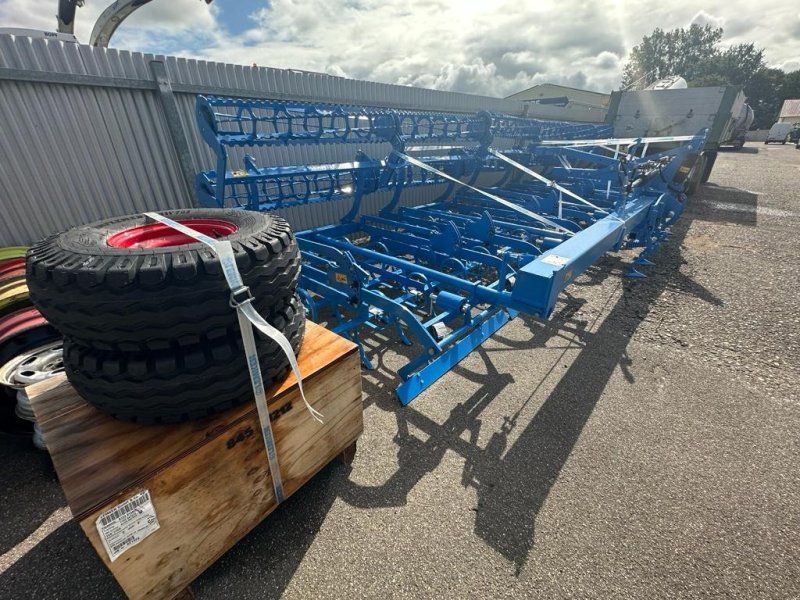 Lemken Korund 8 / 900 Marathonzinken & Stützräder