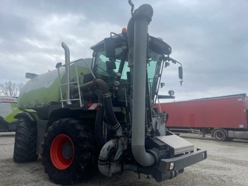 Claas Xerion 3300 Saddle Trac mit SGT Leistungshydra