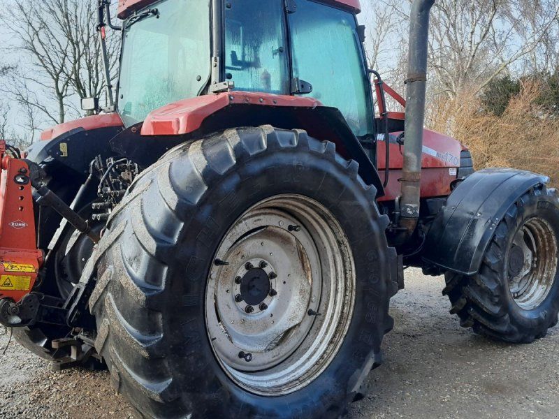 Case IH MX 170 med affjdret foraksel og original frontlift MX 170