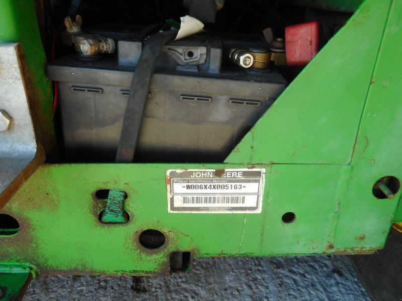 John Deere GATOR 6x4 mit elektr. Kipper ( 3 Achser )