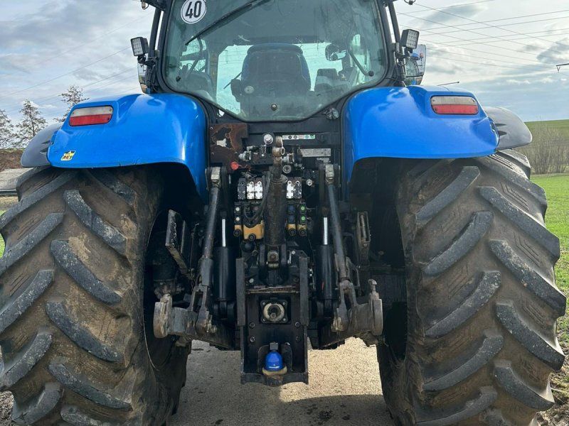 New Holland T7070