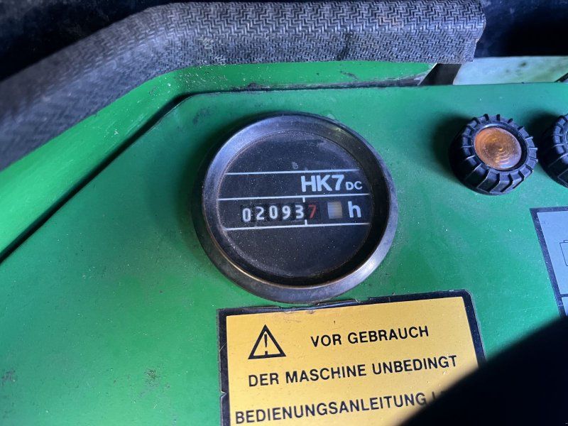 Avant Multiplus mit 5 Anbaugeräten