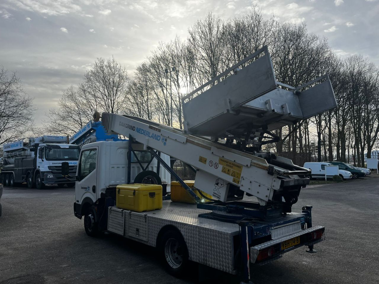 Nissan Cabstar ladderlift