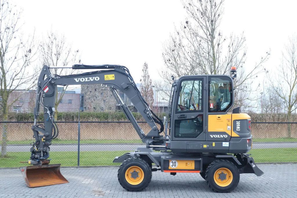 Volvo EW60E | 117 HOURS | ROTOTILT + GRIPPER | BUCKET | 30 KM/H