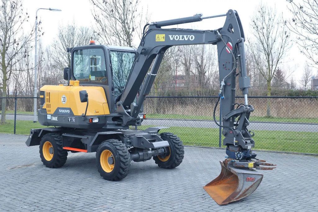Volvo EW60E | 117 HOURS | ROTOTILT + GRIPPER | BUCKET | 30 KM/H