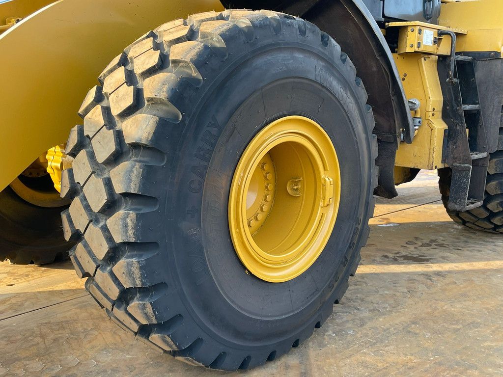 Caterpillar 972M XE - CE / new tires / new bucket edge