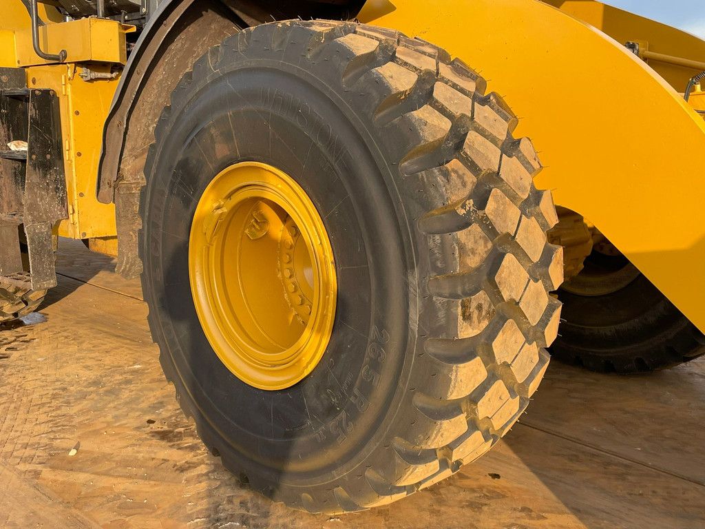 Caterpillar 972M XE - CE / new tires / new bucket edge