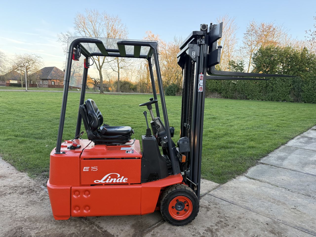 Linde 1500KG elektrisch triplex 5m freelift goede accu