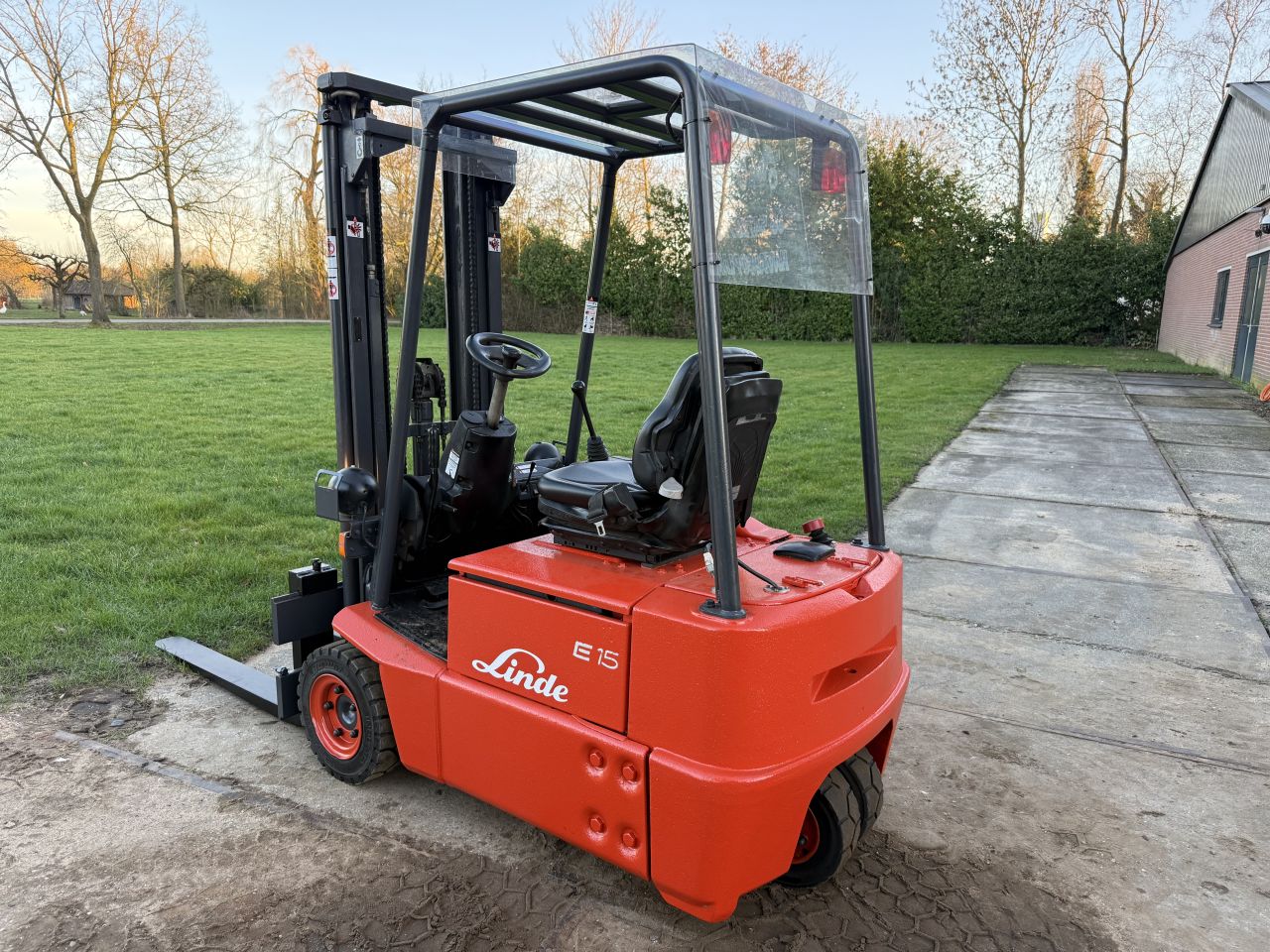 Linde 1500KG elektrisch triplex 5m freelift goede accu