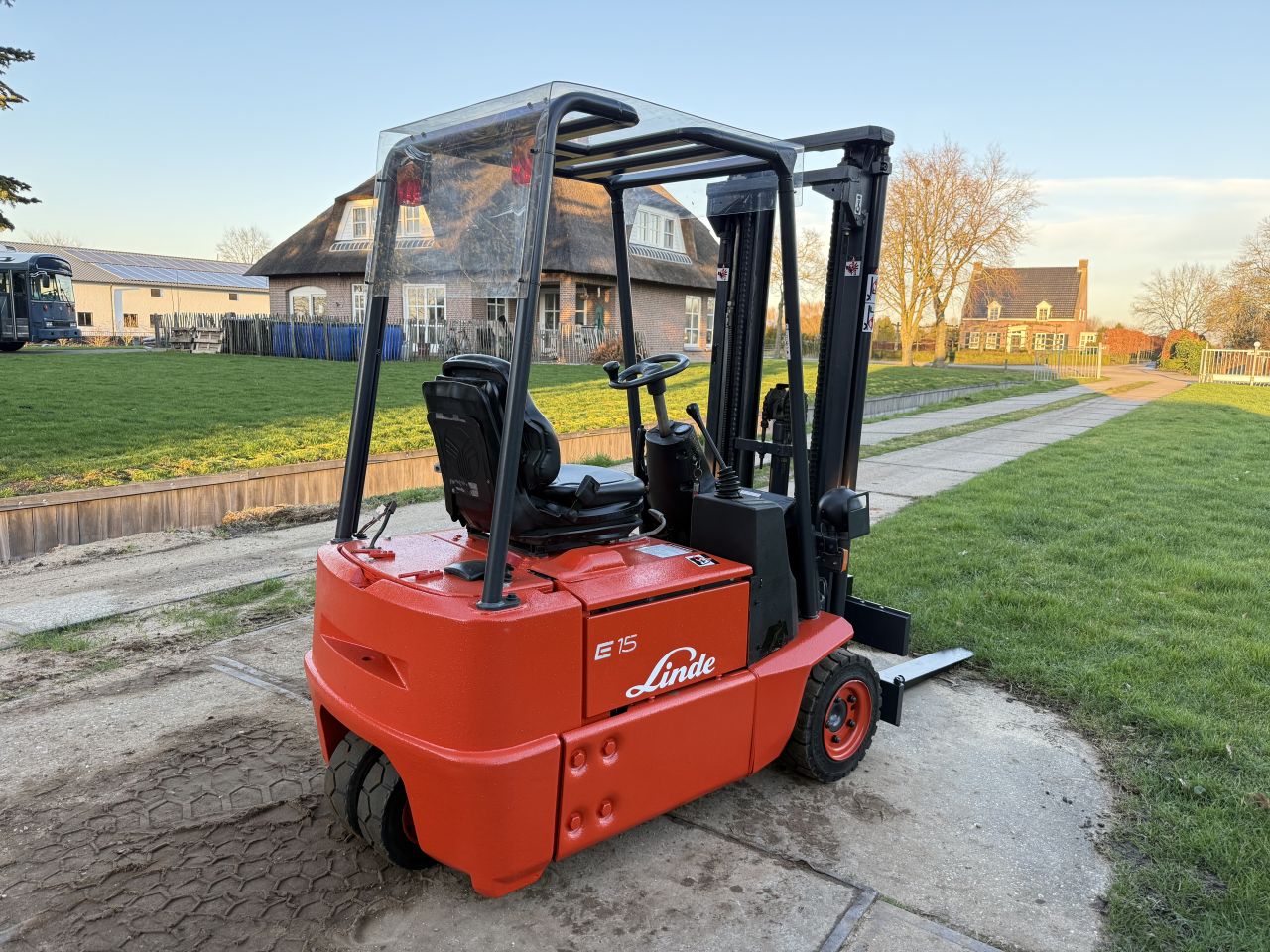 Linde 1500KG elektrisch triplex 5m freelift goede accu