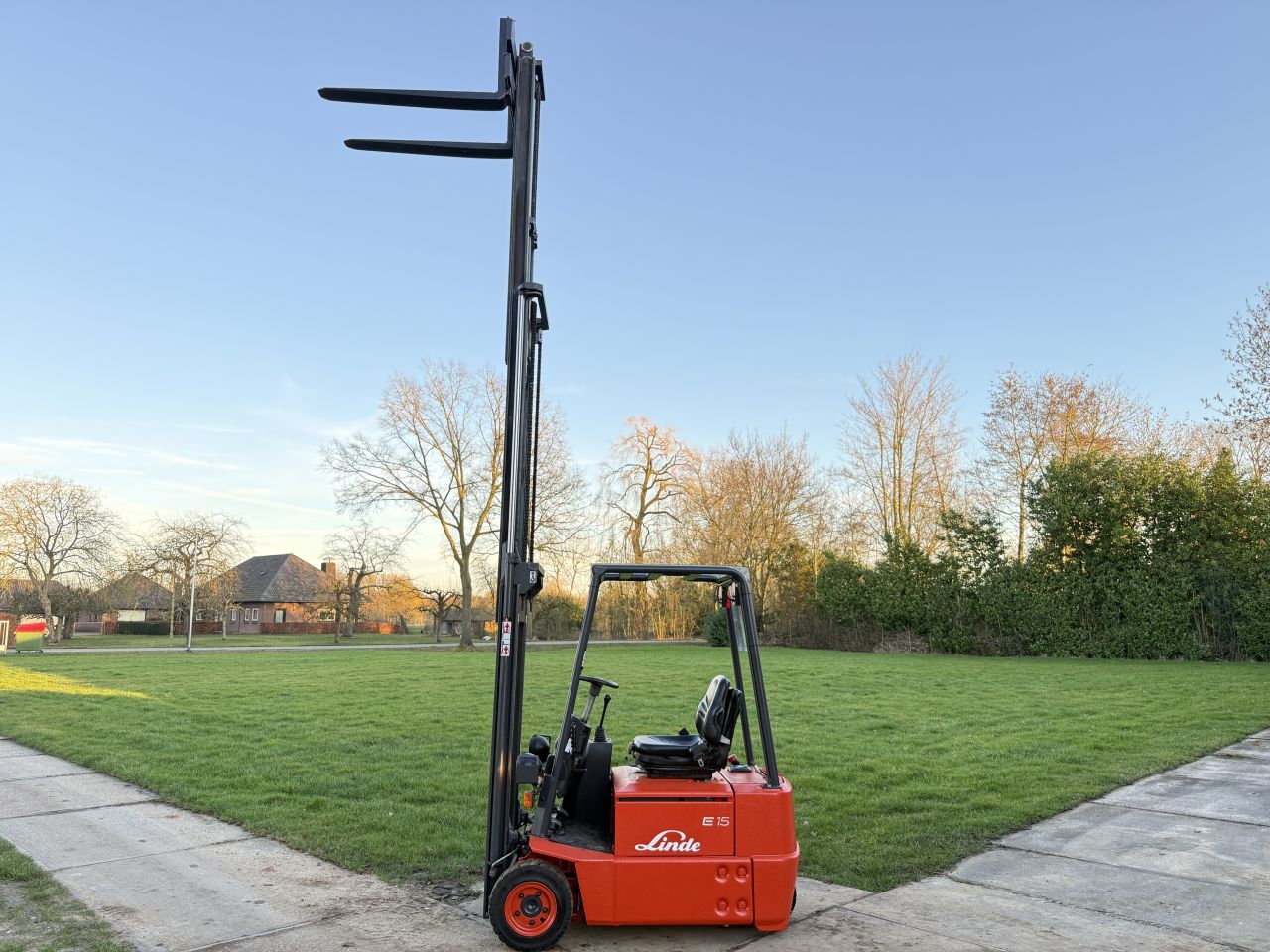 Linde 1500KG elektrisch triplex 5m freelift goede accu