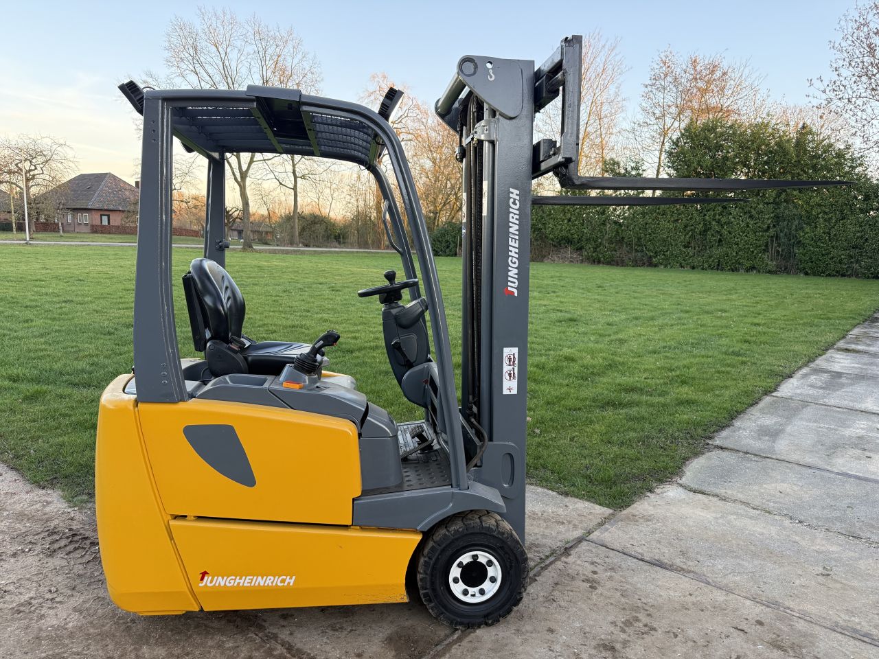 Jungheinrich 1300KG 3-delig freelift Sideshift BJ2013