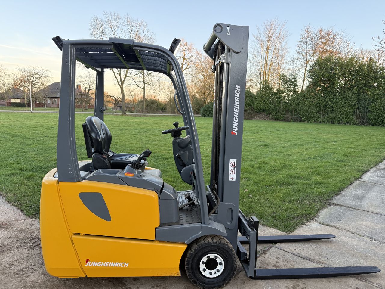 Jungheinrich 1300KG 3-delig freelift Sideshift BJ2013