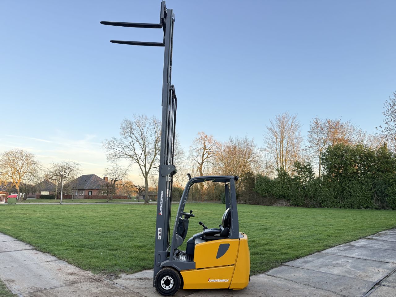 Jungheinrich 1300KG 3-delig freelift Sideshift BJ2013