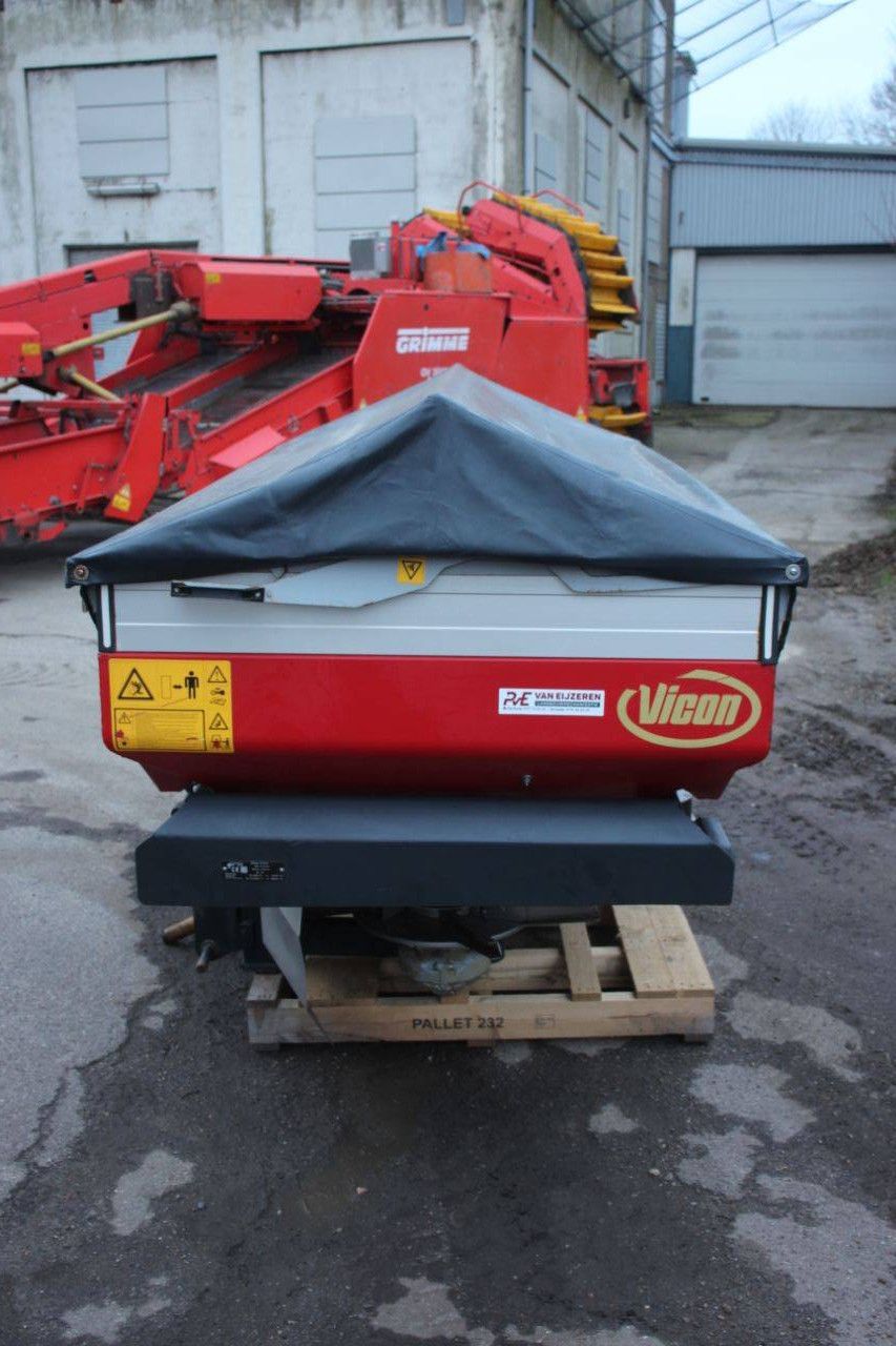 Düngerstreuer Vicon VN240 2016