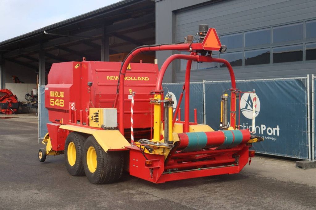 Baler New Holland 548 2001
