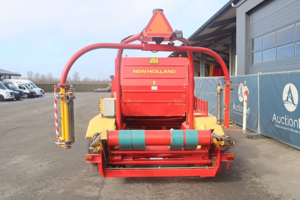 Baler New Holland 548 2001