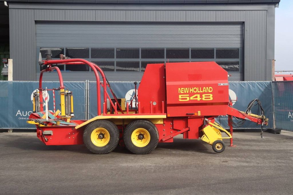 Baler New Holland 548 2001