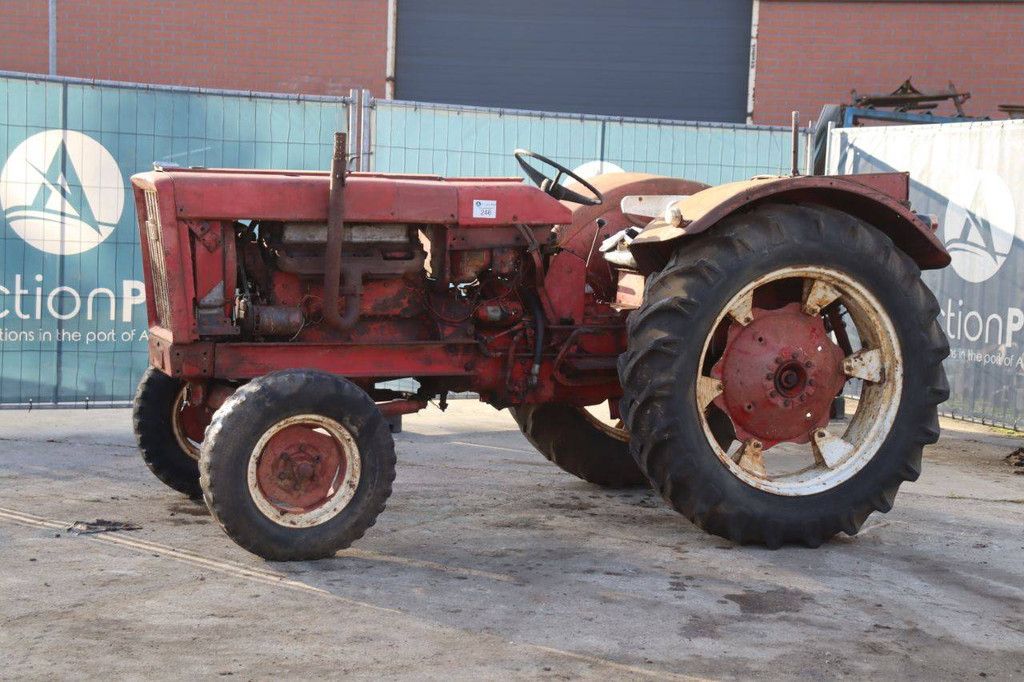 Traktor International Harvester Co. 504 D Diesel
