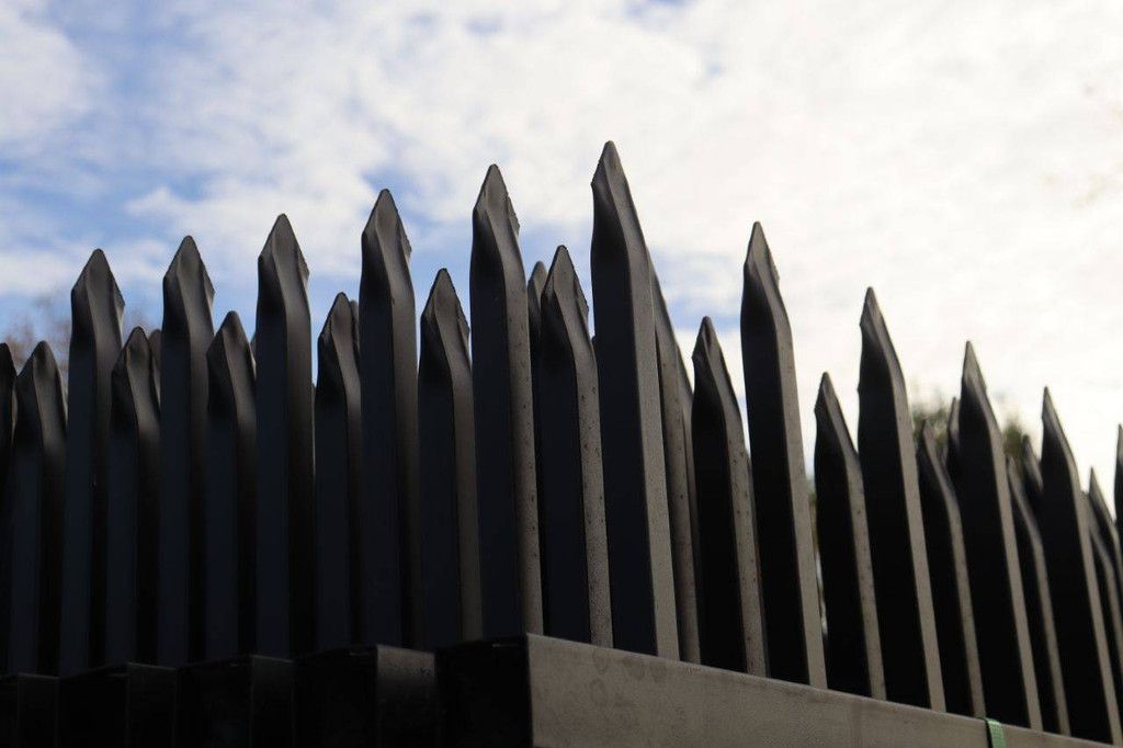 Zaun 72 x 1,8 m mit Pfosten (neu)