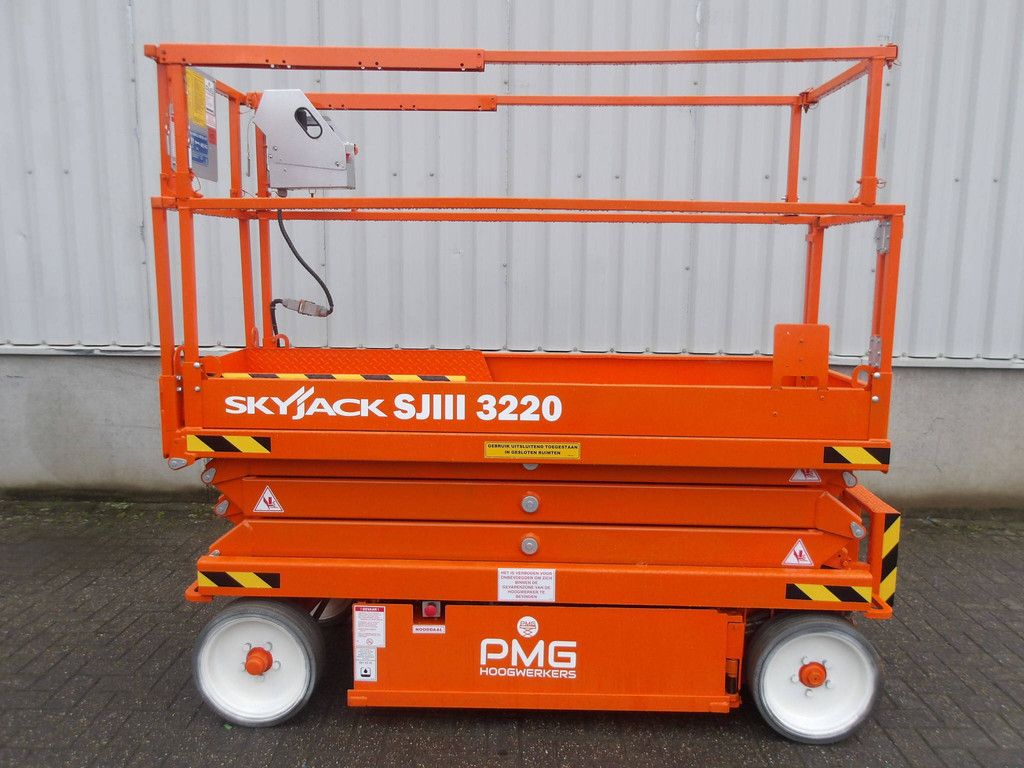 Scherenarbeitsbühne Skyjack SJ3220 8,09 m Elektrisch 2015