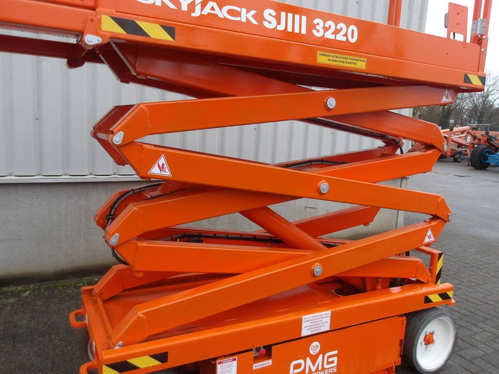 Scherenarbeitsbühne Skyjack SJ3220 8,09 m Elektrisch 2015