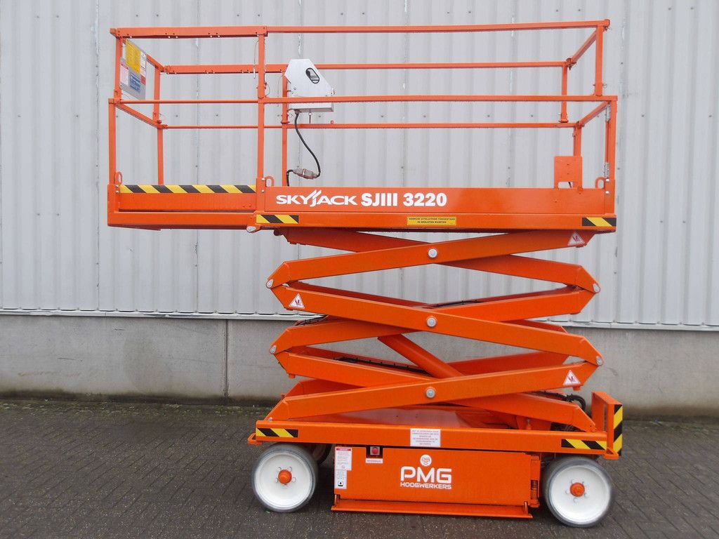 Scherenarbeitsbühne Skyjack SJ3220 8,09 m Elektrisch 2015