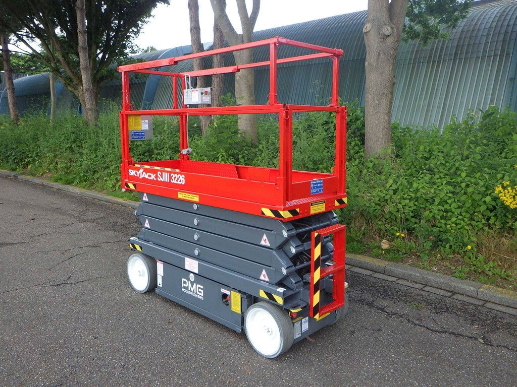Scissor lift Skyjack SJ3226 9.92m Electric 2018